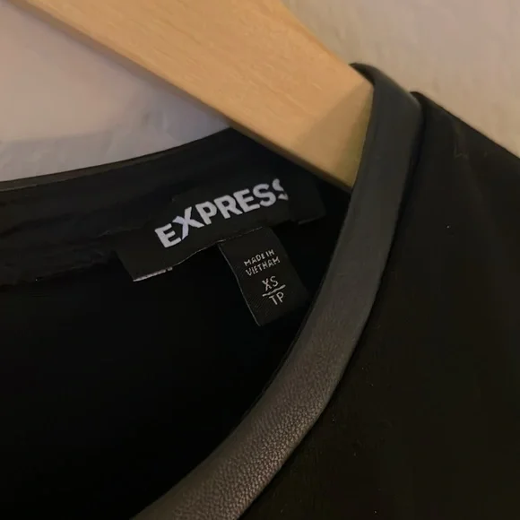 EXPRESS FAUX LEATHER TRIM SHIFT DRESS 🖤 D29 - Picture 5 of 6